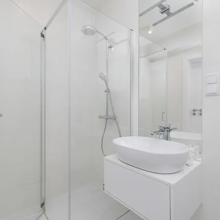 شقة Lux Sea Towers - Wellness Spa, Gym & - Seaview By Rent Like مينززدرويه